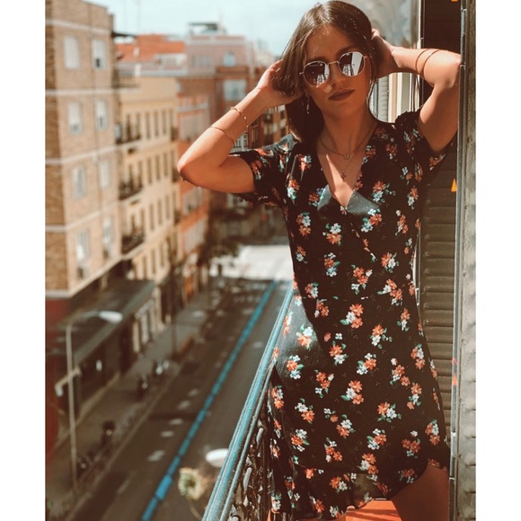 ❌SOLD❌ ZARA NWT FLORAL RUFFLED PRINT MINI DRESS - Picture 3 of 9